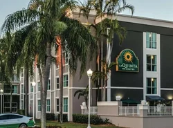 La Quinta by Wyndham Plantation at SW 6th St