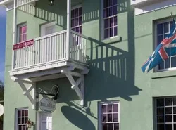 Bella Bay Inn