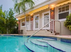 Coconut Inn Pass-a-Grille Beach