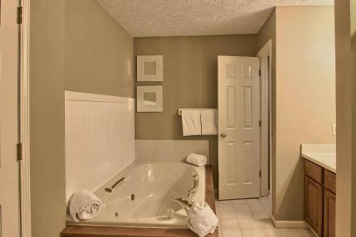 109 Pointes North Inn - thumb 2