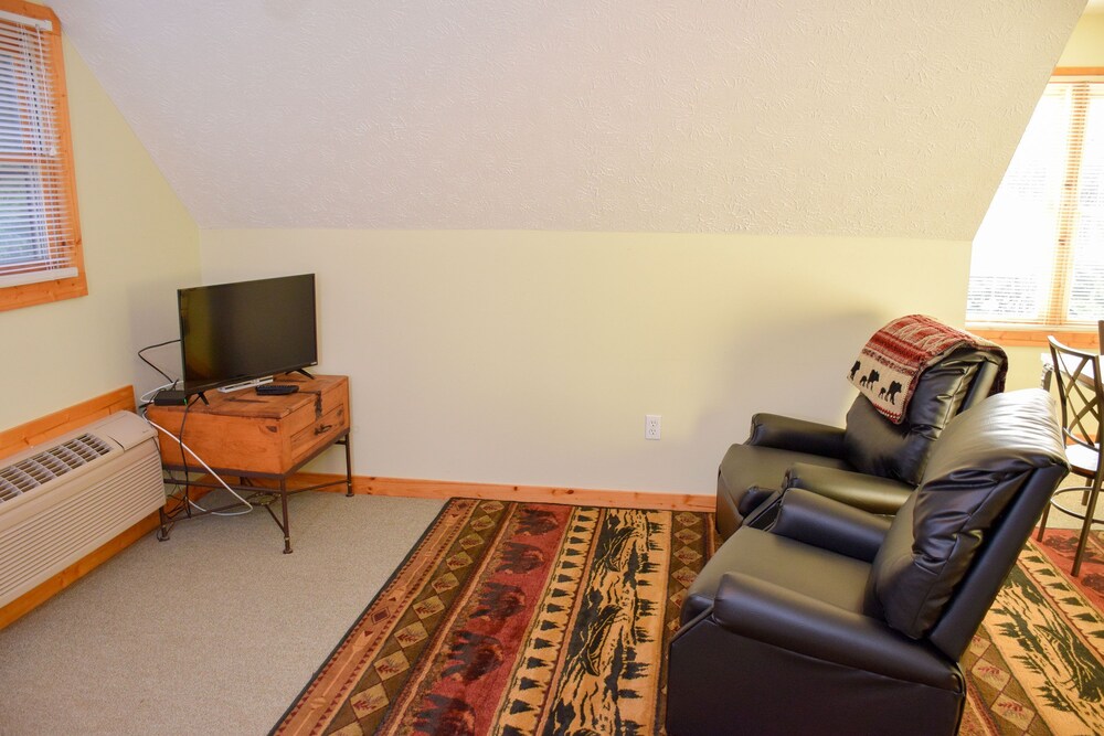 MAKING MEMORIES 3 Br Cabin - thumb 3