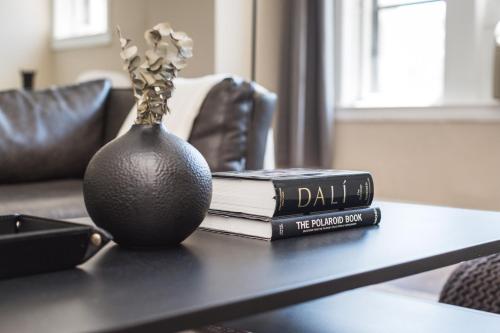 UChicago Lake Sci Museum With Gym W & D By Zencity - thumb 0