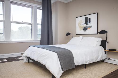 UChicago Lake Sci Museum With Gym W & D By Zencity - thumb 2