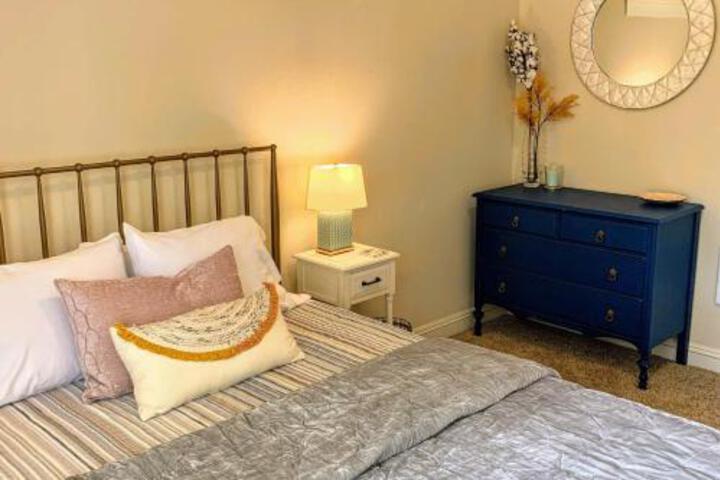 M Street Muse - thumb 4