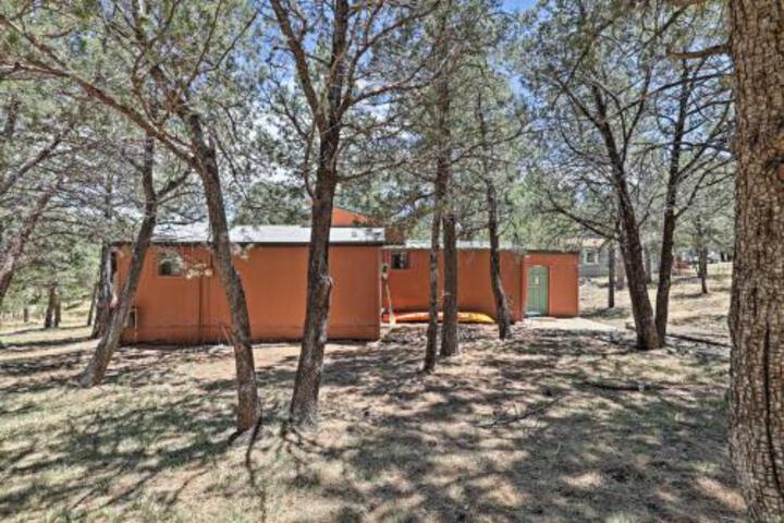 Cabin With Deck & Hot Tub 2 Miles To Ski Apache! - thumb 5