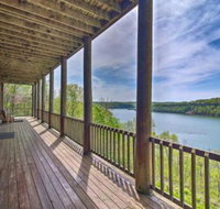 Spacious Cabin on Dale Hollow Lake w / Hot Tub - Accommodation Texas