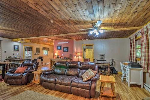 Log Cabin On 2 Acres In Heart Of Deep Creek! - thumb 4