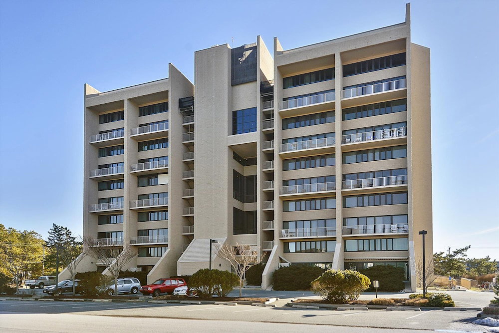 21 Ocean Dr Unit 903 North Shores By Long & Foster - thumb 0