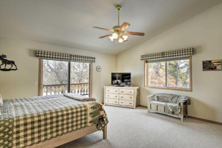 Rustic Home With Deck Near Fishing & Downtown! - thumb 2