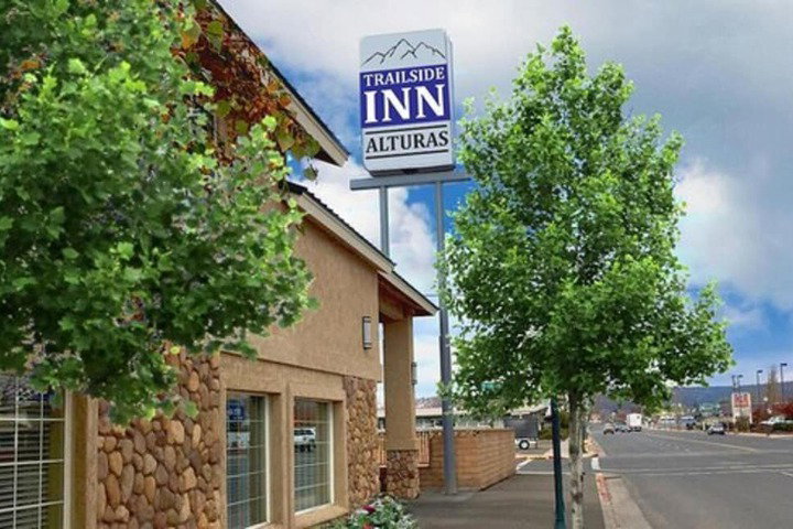 Trailside Inn - thumb 1