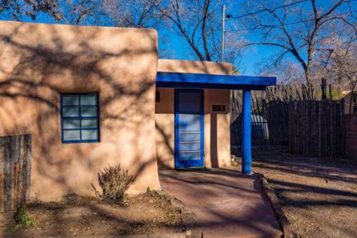 1 Bedroom 5 Min. Walk To Canyon Rd. Besos - thumb 5