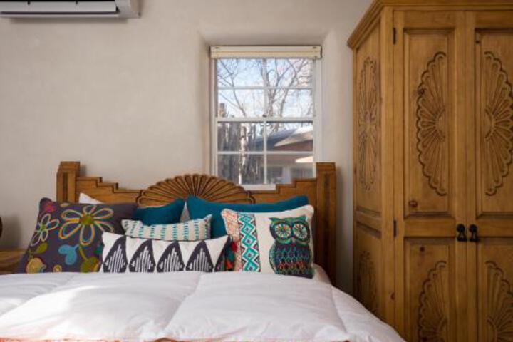1 Bedroom 5 Min. Walk To Canyon Rd. Besos - thumb 6