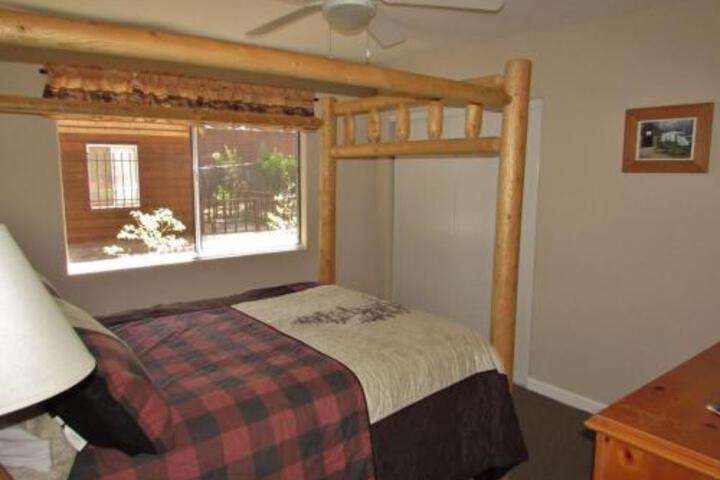 100 Cedar Hideaway Home - thumb 6