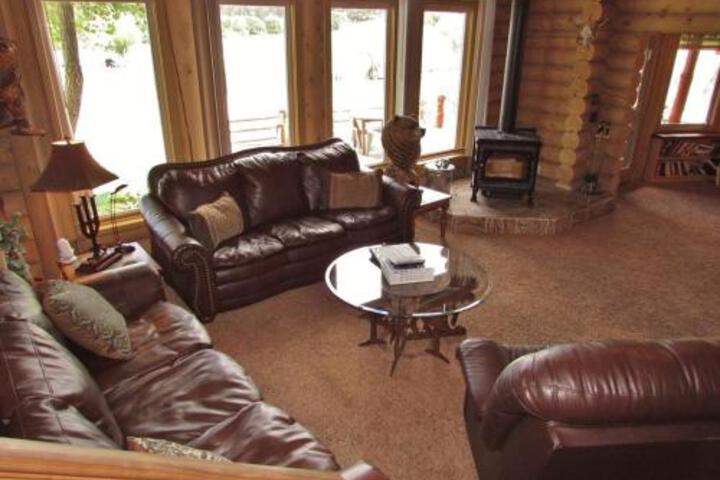 080 Moonshadows Log Home - thumb 6