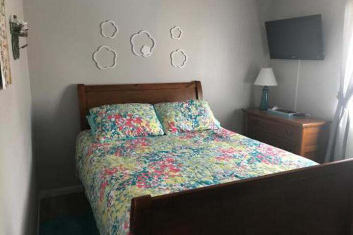 5 Miles To The Stadium Above Ground Pool - thumb 5