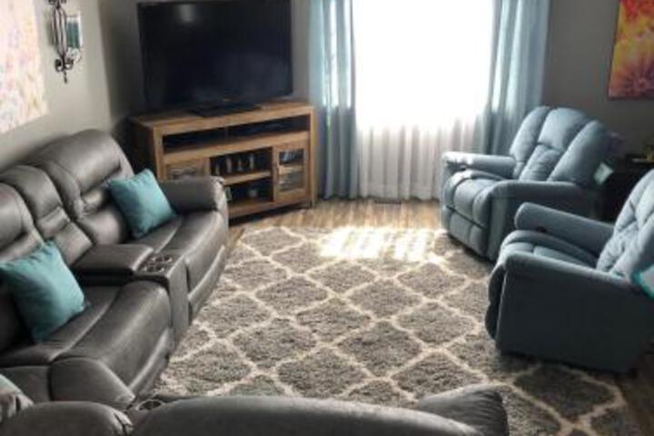 5 Miles To The Stadium Above Ground Pool - thumb 1