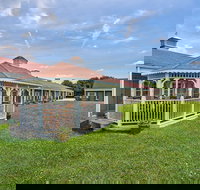 Super 8 by Wyndham Cave City - Accommodation Texas