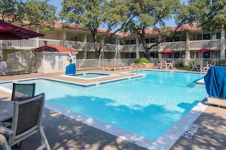 Motel 6 Addison, TX - Dallas - thumb 0
