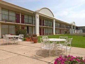 Days Inn By Wyndham Hillsboro TX