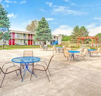 Travelodge by Wyndham Adrian - Accommodation Texas