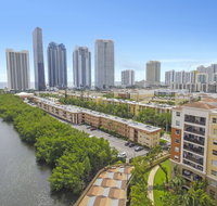 Sunny Isles Apartments - Accommodation Texas