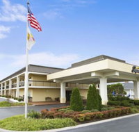 Super 8 by Wyndham Calhoun - Accommodation Texas