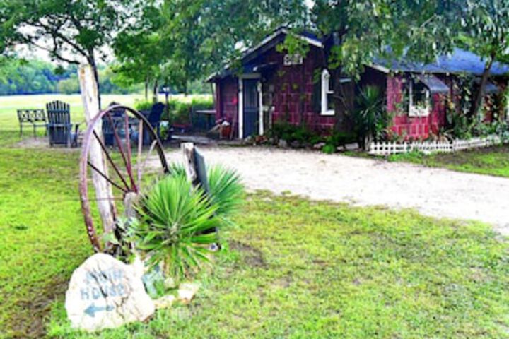 Country Woods Inn