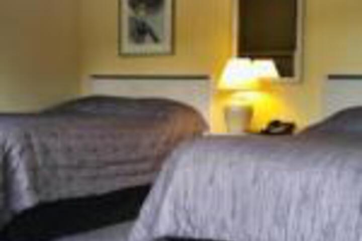 Macalusos At The Lantern Lodge - thumb 0