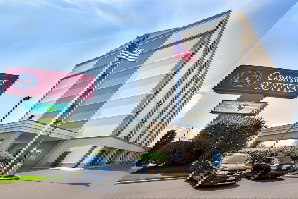 Comfort Suites At Woodbridge - thumb 1