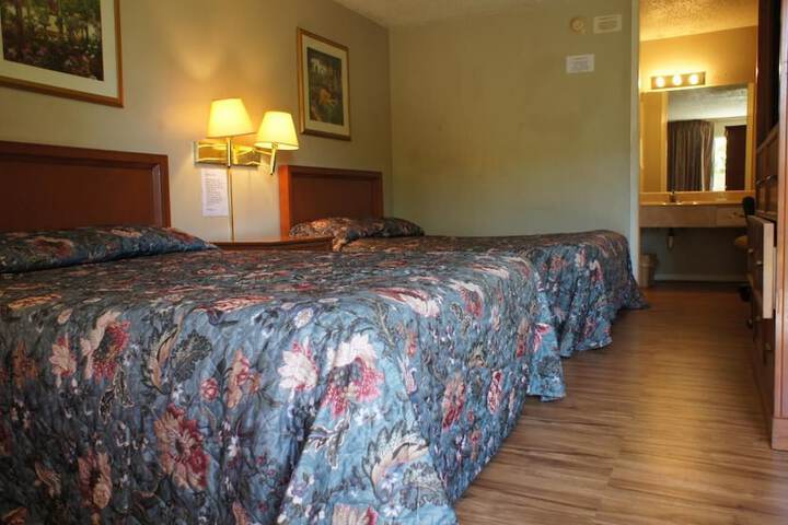 Executive Inn & Suites - thumb 4