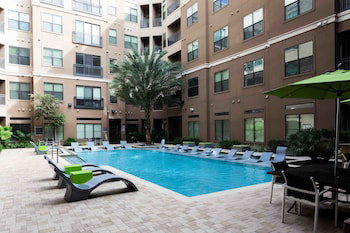 Locale Uptown At Galleria