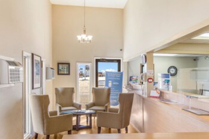 Econo Lodge - thumb 0