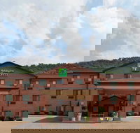 Holiday Inn Exp Chester WV an IHG Hotel - Accommodation Texas