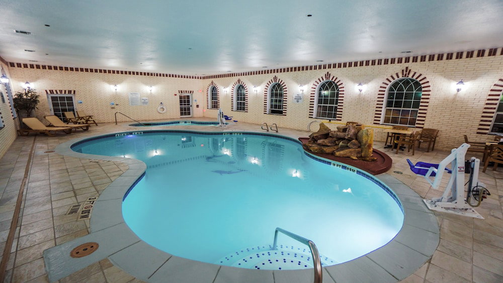 Holiday Inn Express & Suites Pampa, An IHG Hotel