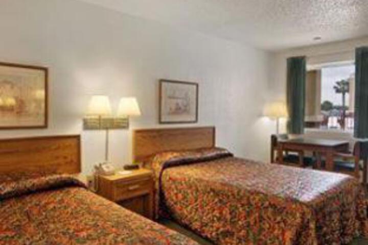 Days Inn Clute