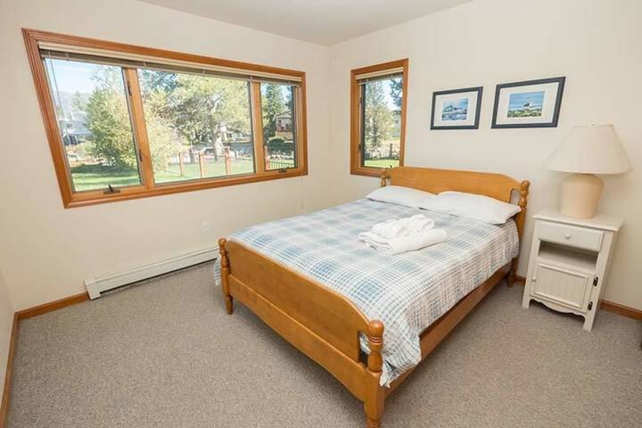 1803 Venice Drive 4 Bedroom Home - thumb 7