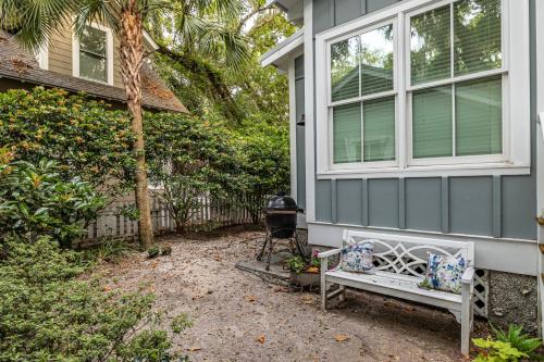 1052 Village Oals Lane - thumb 1