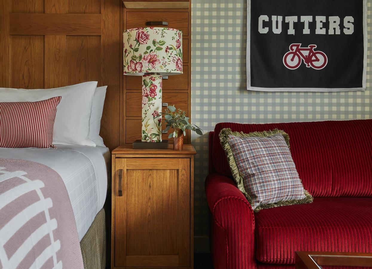 Graduate Bloomington - thumb 25