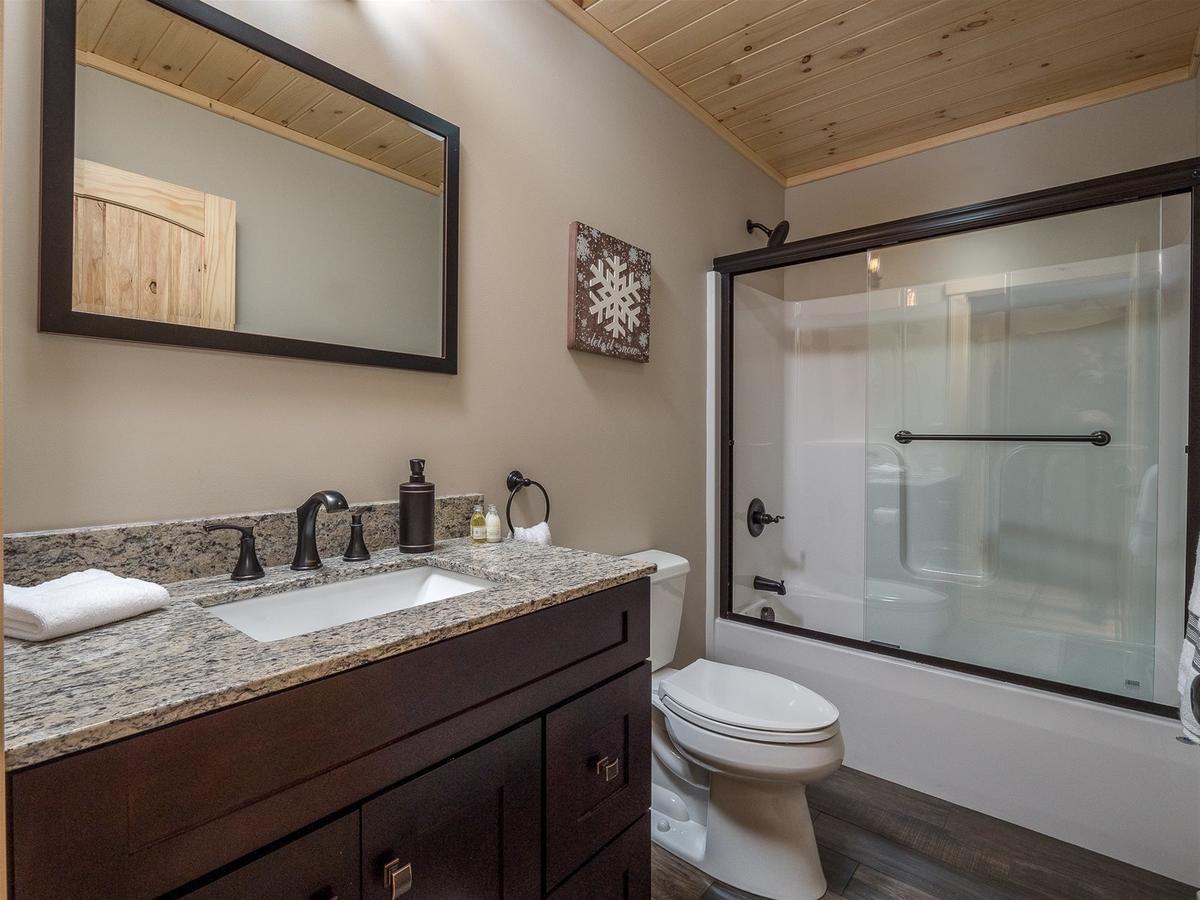 Vacation: Chalet At The Peaks - thumb 23