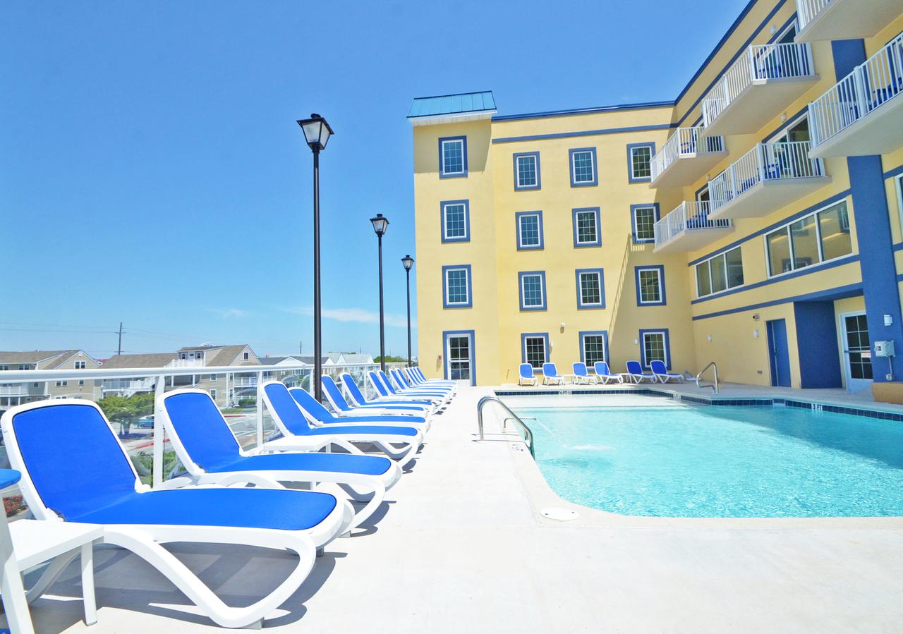 Crystal Beach Hotel - thumb 16