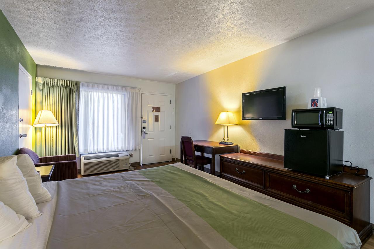 Motel 6 Edgewood - thumb 22