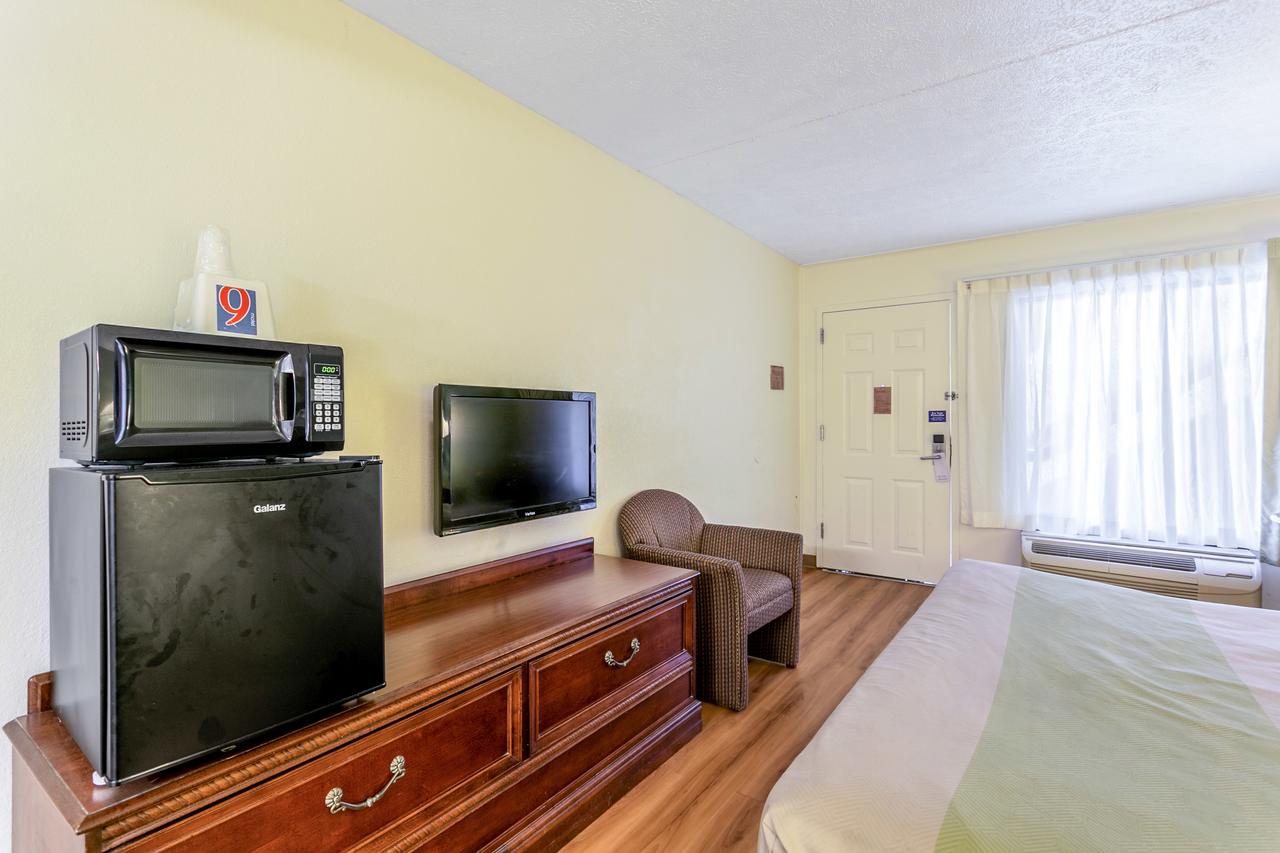 Motel 6 Edgewood - thumb 27