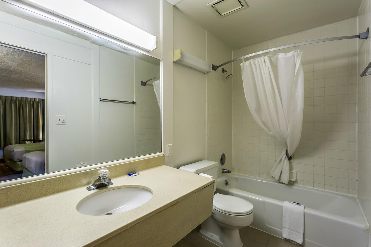 Motel 6 Edgewood - thumb 32