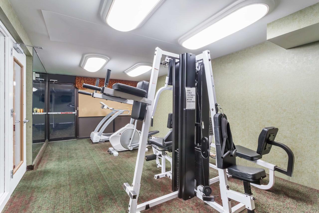 Ramada By Wyndham Edgewood Hotel & Conference Center - thumb 33