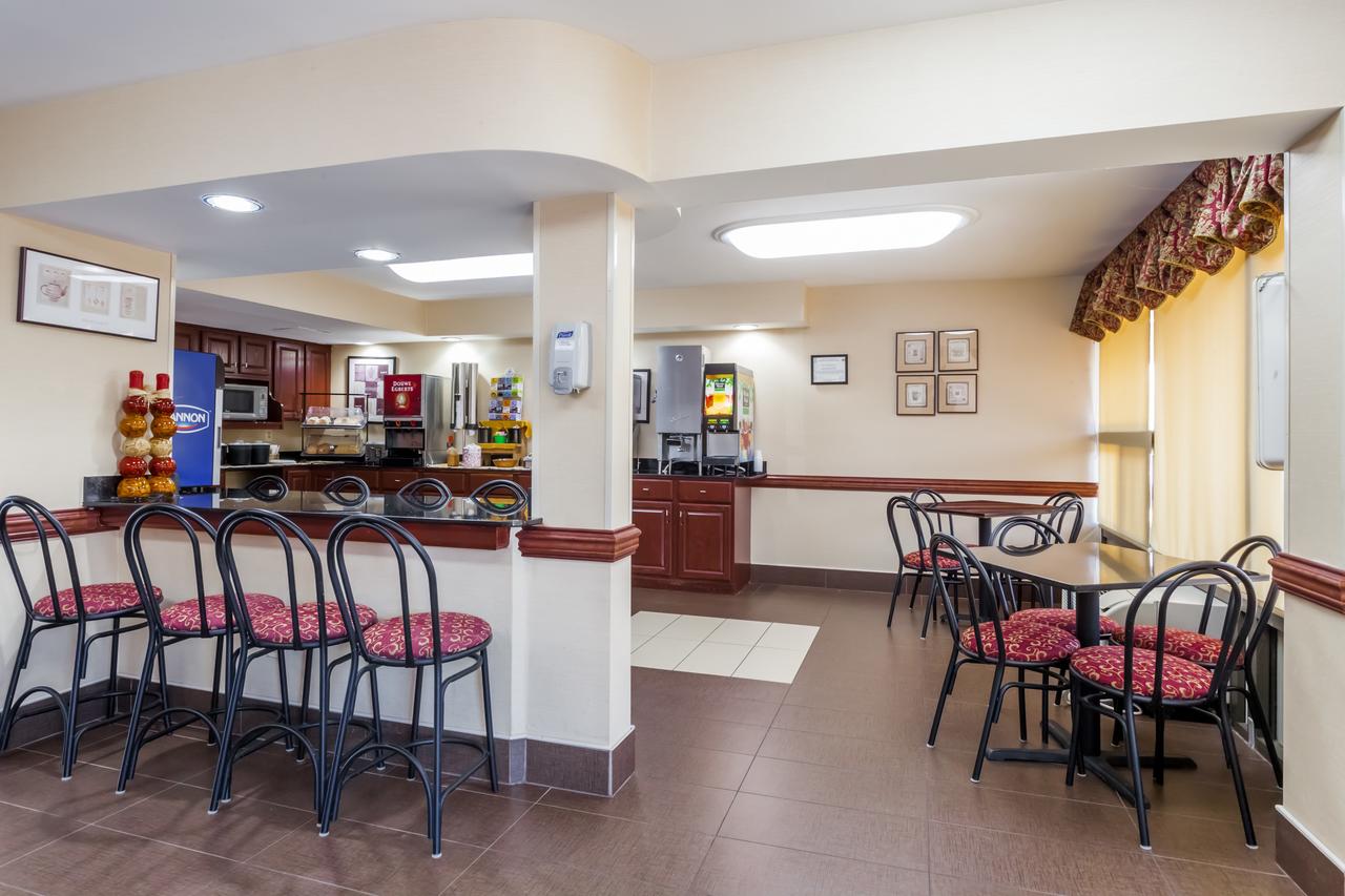Ramada By Wyndham Edgewood Hotel & Conference Center - thumb 13