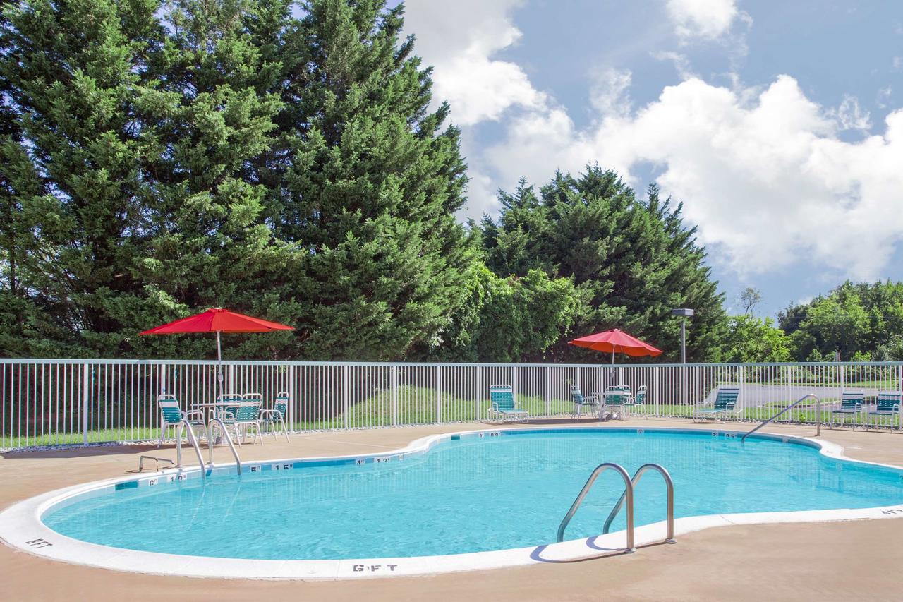 Ramada By Wyndham Edgewood Hotel & Conference Center - thumb 27