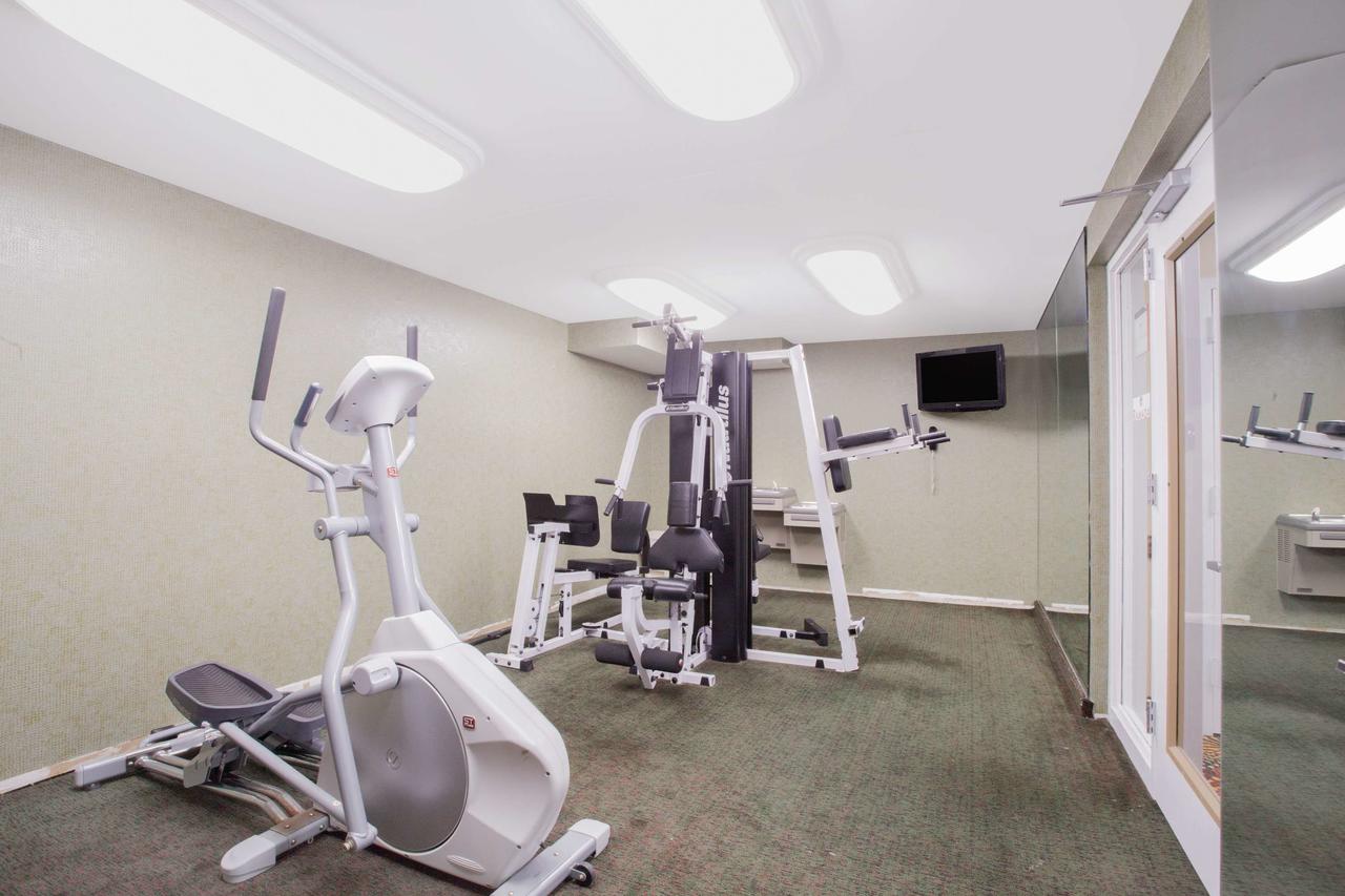 Ramada By Wyndham Edgewood Hotel & Conference Center - thumb 18