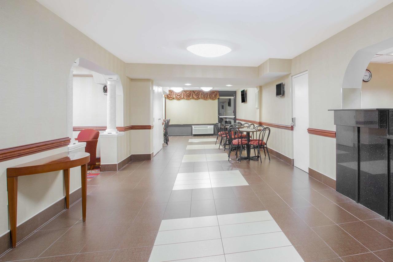 Ramada By Wyndham Edgewood Hotel & Conference Center - thumb 31