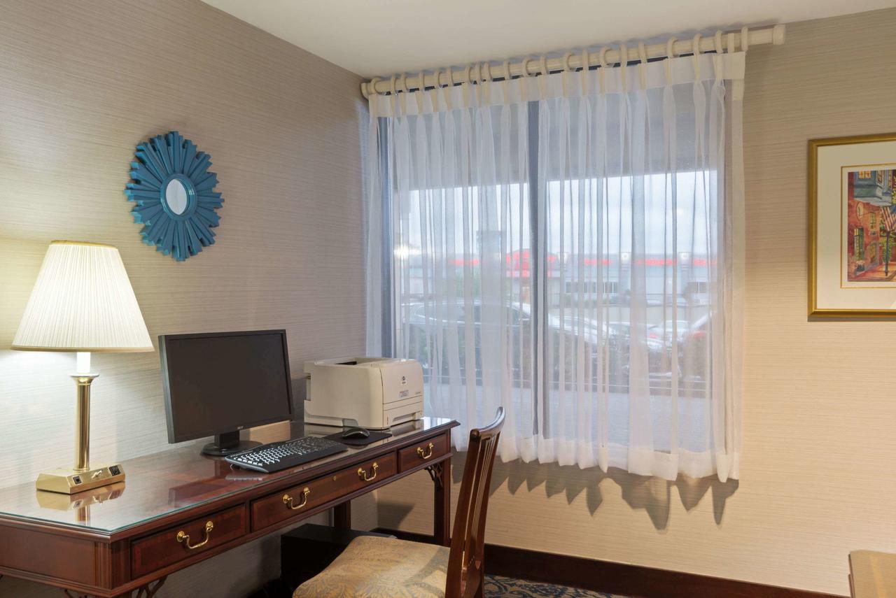 Ramada By Wyndham Boston - thumb 37