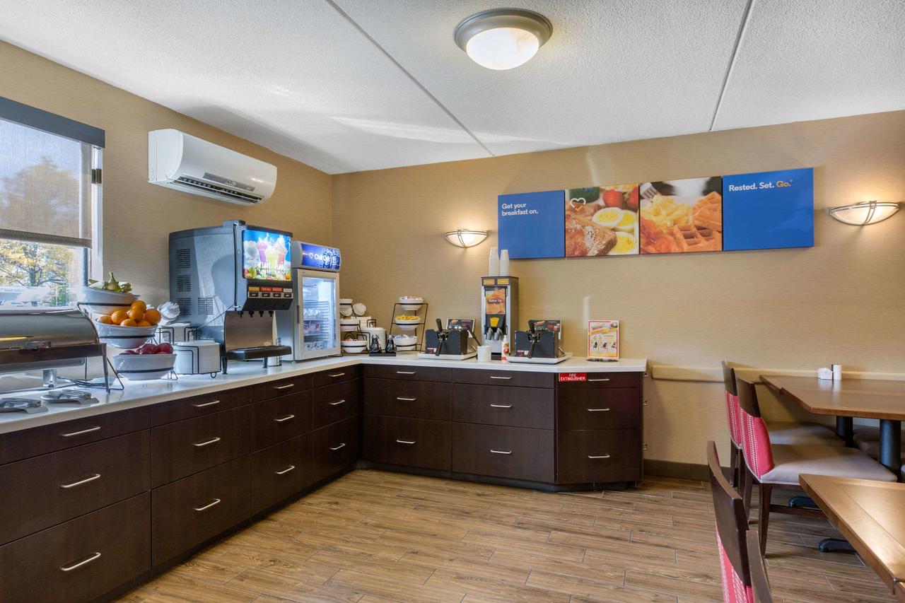 Comfort Inn Boston - thumb 40